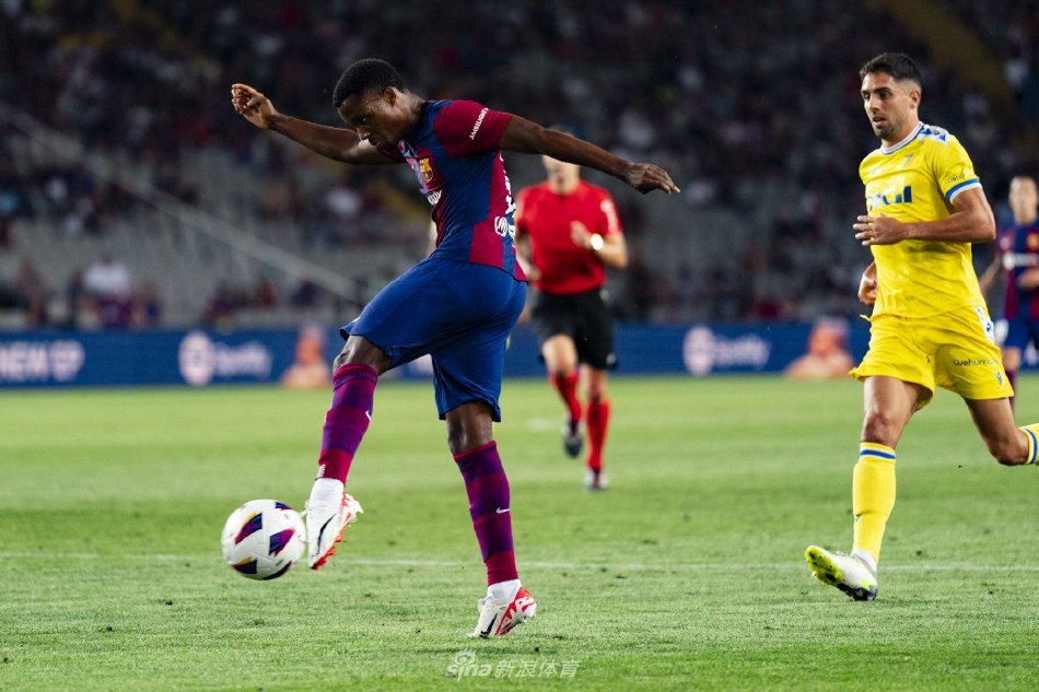 一方面保持 一方面保持