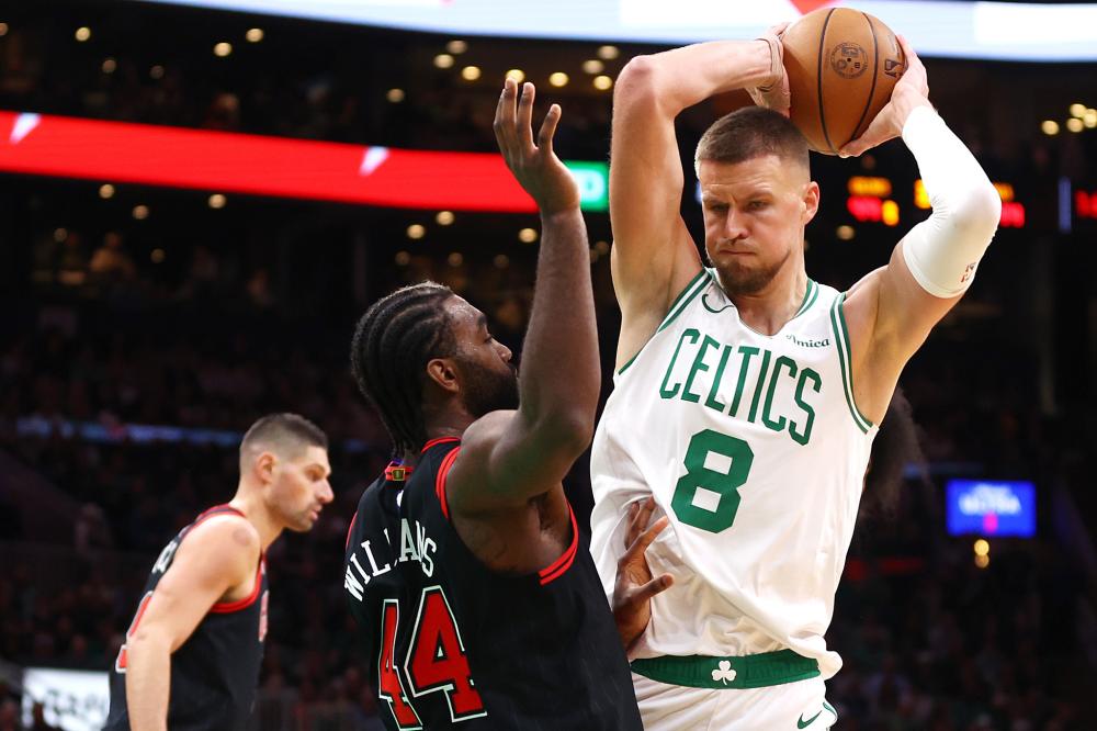 摆着两份截 摆着两份截