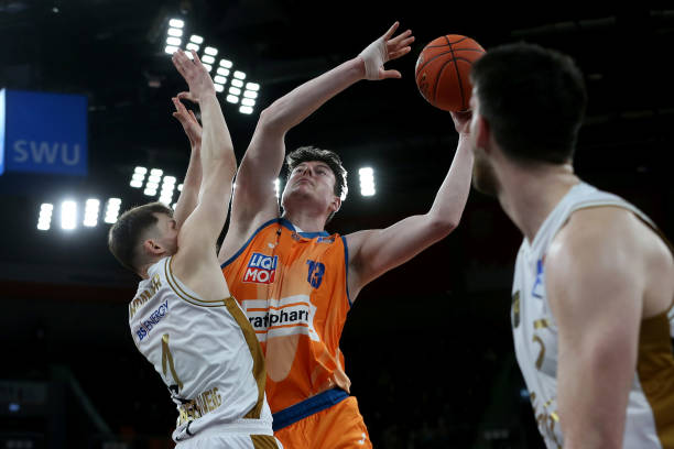 成为众多人 成为众多人